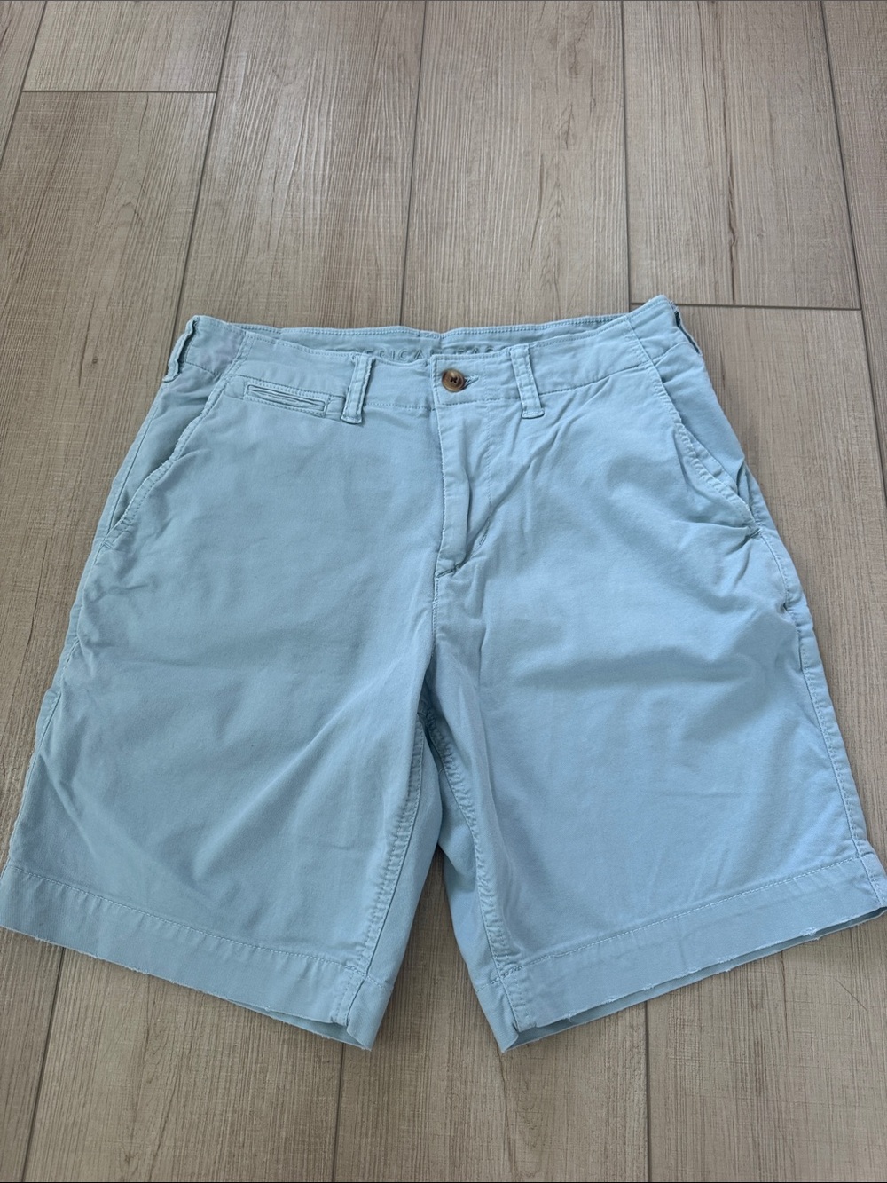 American Eagle men’s chino shorts size 30